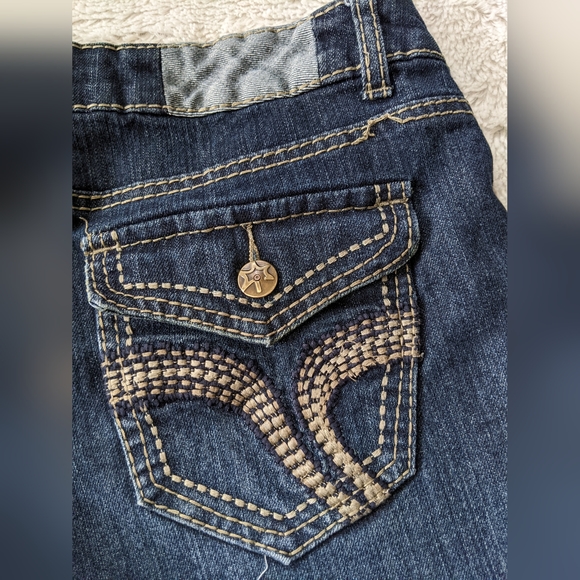 Vanilla Star Denim Jean Shorts, Stitching Detail, Size 11 - Picture 4 of 12